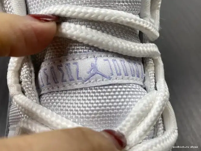 Air AH7860-101 Pure Jordan 11 WMNS Violet Low 0420